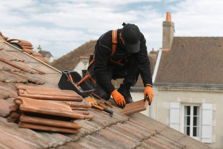 Couvreur à Cannes : comment choisir un artisan fiable